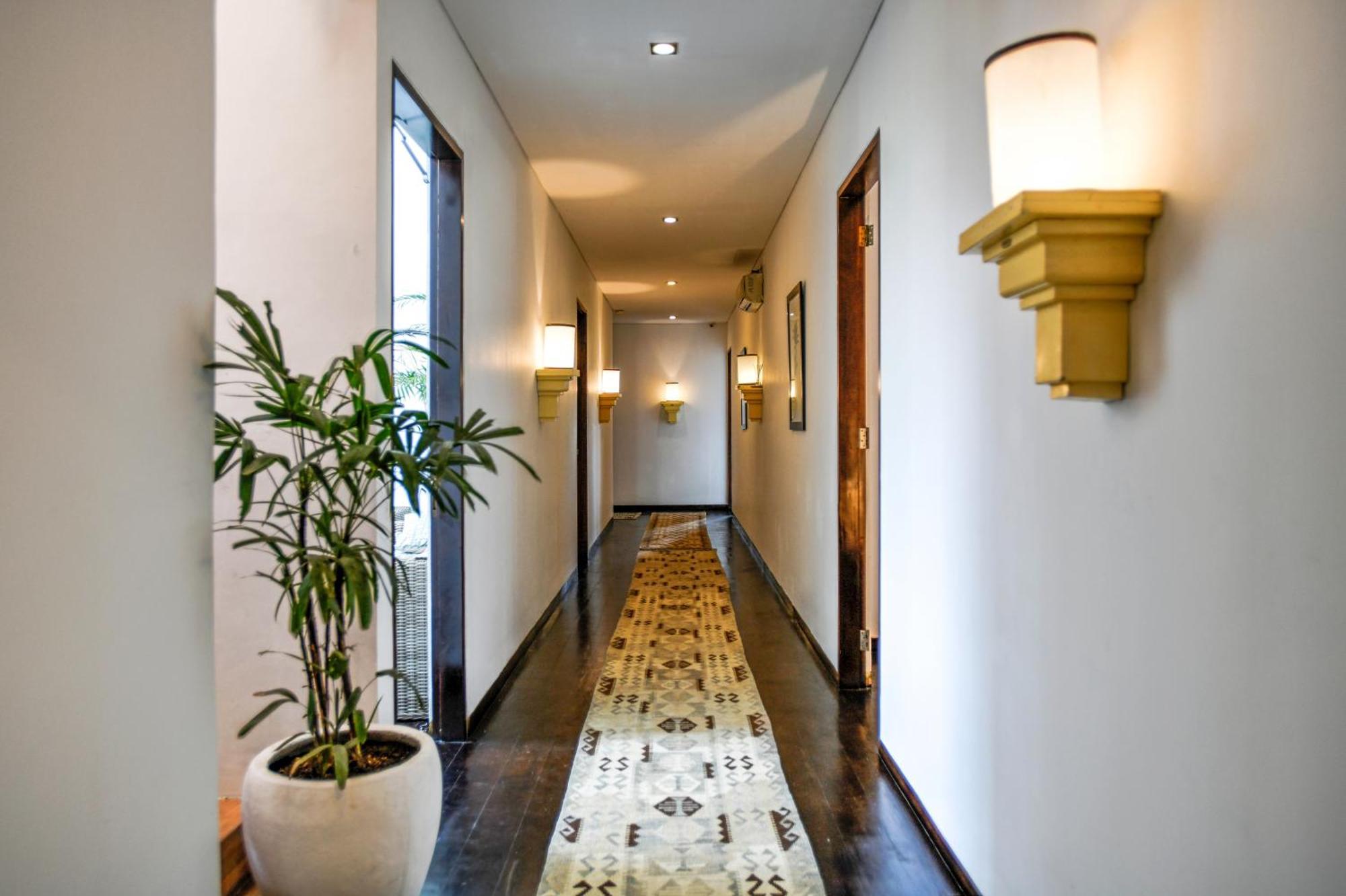Melo Suites Hotel Seminyak  Exterior photo